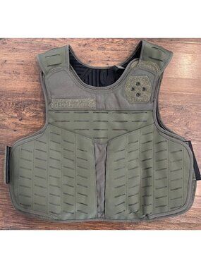 NWOT Safariland Armor V1 Side Open Webless Vest Sz 2013-2015 Green